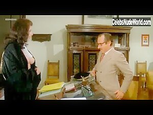Edwige Fenech in La pretora (1976) 13