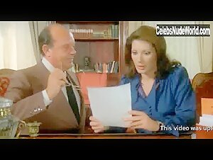Edwige Fenech in La pretora (1976) 15