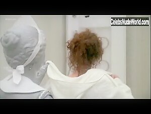 Edwige Fenech in Io e Caterina (1980) 17