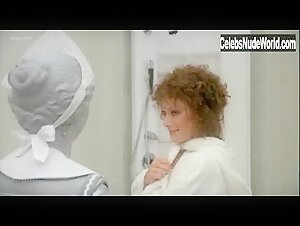 Edwige Fenech in Io e Caterina (1980) 18