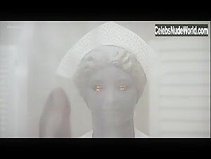 Edwige Fenech in Io e Caterina (1980) 5