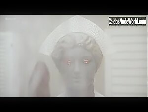 Edwige Fenech in Io e Caterina (1980) 8
