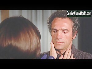 Edwige Fenech in Il tuo vizio e una stanza chiusa e solo io ne ho la chiave (1972) 9