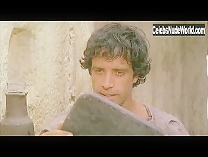 Edwige Fenech in Il ladrone (1980) 12