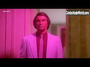 Edwige Fenech in Il ficcanaso (1980) 16