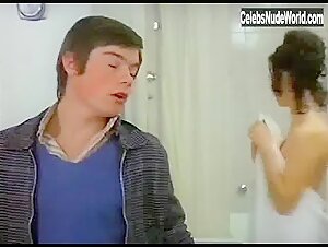 Edwige Fenech in Grazie... nonna (1975) 8
