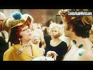 Edwige Fenech in Der Mann mit dem goldenen Pinsel (1969) 18