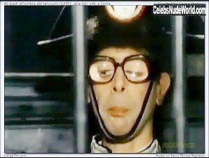 Edwige Fenech Funny , Vintage in 40 gradi all'ombra del lenzuolo (1976) 1