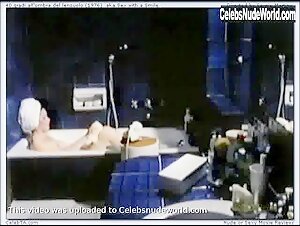 Edwige Fenech Sexy Dress , Bathtub in 40 gradi all'ombra del lenzuolo (1976) 16