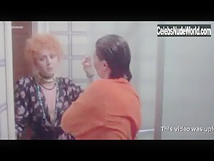 Edwige Fenech in La vergine, il toro e il capricorno (1977) 9