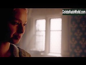 Freya Mavor Flasing , boobs in White Queen (series) (2013) 11