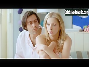 Frederique Bel in Fais-moi plaisir! (2009) 4