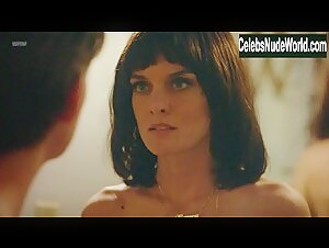 Frankie Shaw Explicit , Hot in SMILF (series) (2017) 15