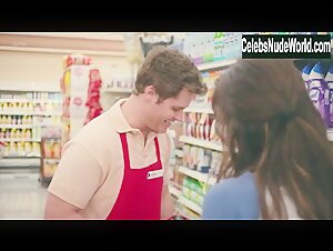 Frankie Shaw Hot , Couple in SMILF (series) (2017) 6