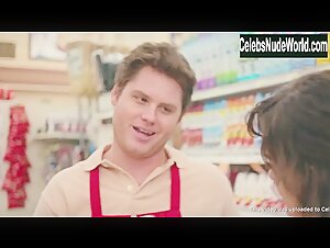Frankie Shaw Hot , Couple in SMILF (series) (2017) 9
