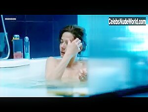 Francesca Inaudi in Il richiamo (2009) 1
