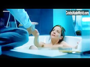 Francesca Inaudi in Il richiamo (2009) 5