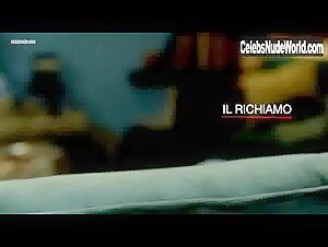 Francesca Inaudi boobs , nude in Il richiamo (2009) 3