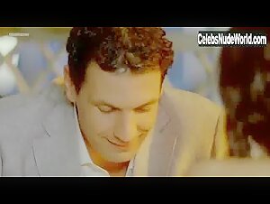 Francesca Inaudi in Come trovare nel modo giusto l'uomo sbagliato (2011) 1