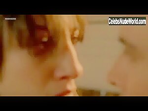 Francesca Inaudi in Come trovare nel modo giusto l'uomo sbagliato (2011) 14