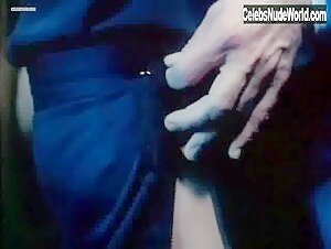 Florence Guerin in L'attrazione (1987) 1