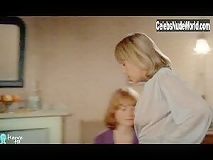 Florence Giorgetti Blonde , Vintage in La dentelliere (1977) 17