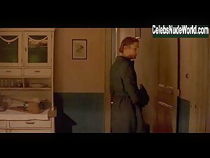 Fleur Geffrier in Das Boot (series) (2018) 15