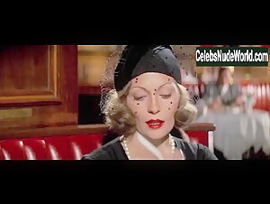 Faye Dunaway in Chinatown (1974) 1