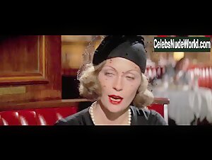 Faye Dunaway in Chinatown (1974) 6