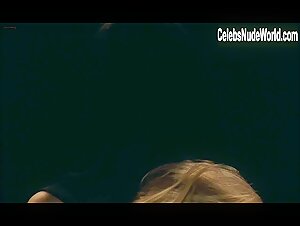 Fabienne Babe in Les rencontres d'apres minuit (2013) 5