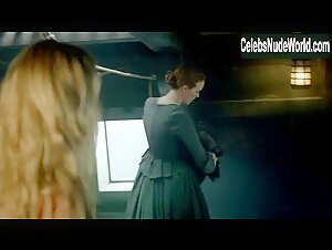 Hannah New Costume , Flashing boobs in Black Sails (series) (2014) 19