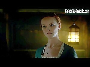Hannah New Costume , Flashing boobs in Black Sails (series) (2014) 8