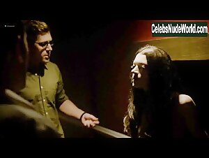 Hannah Fierman Hot , Kissing scene in SiREN (2016) 8