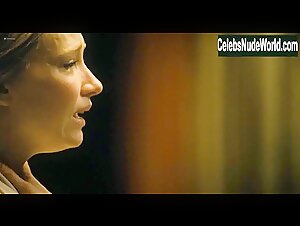 Haley Bennett in Girl on the Train (2016) 18