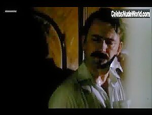Grazyna Szapolowska in Egymasra nezve (1982) 18
