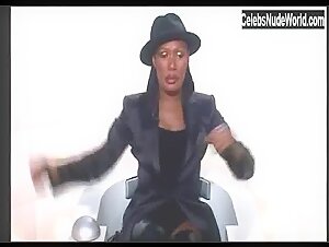 Grace Jones in La boite a questions (2008) 6