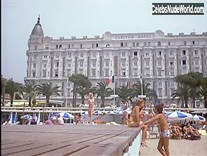 Goldie Hawn in There's a Girl in My Soup (1970) 12