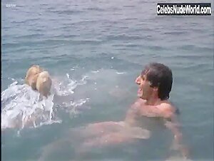 Goldie Hawn in There's a Girl in My Soup (1970) 19