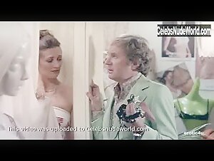 Glory Annen in Felicity (1978) 15