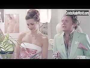 Glory Annen in Felicity (1978) 17