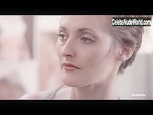 Glory Annen in Felicity (1978) 8