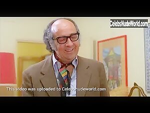 Anita Sanders in Quella eta maliziosa (1975) 10