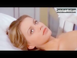 Gloria Guida in La minorenne (1974) 3