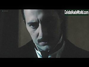 Giovanna Mezzogiorno in Vincere (2009) 12