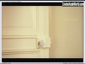 Geraldine Chaplin Explicit , Bathtub in Le voyage en douce (1980) 20