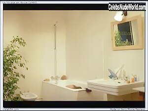 Geraldine Chaplin Explicit , Bathtub in Le voyage en douce (1980) 9
