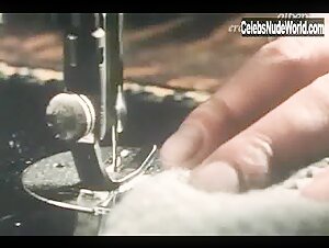 Gaby Frost Vintage , boobs in Hausfrauen-Report 2: Der neue Hausfrauen-Report (1971) 17