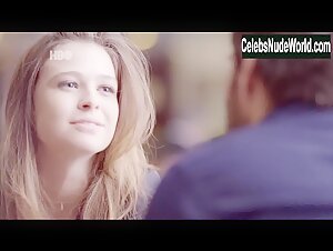 Gabriella Vergani Hot , Blonde in O Negocio (series) (2013) 7