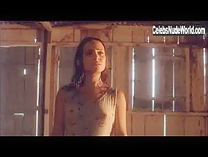 Gabriela Duarte in O Vestido (2003) 16