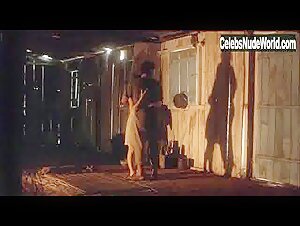 Gabriela Duarte in O Vestido (2003) 17